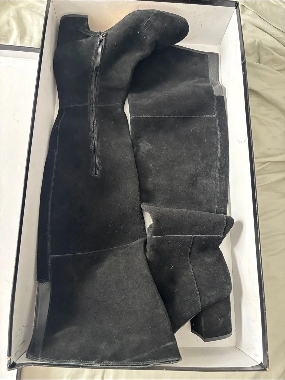 White House black market sz 8 Black Suede Knee-High Block Heel Boots